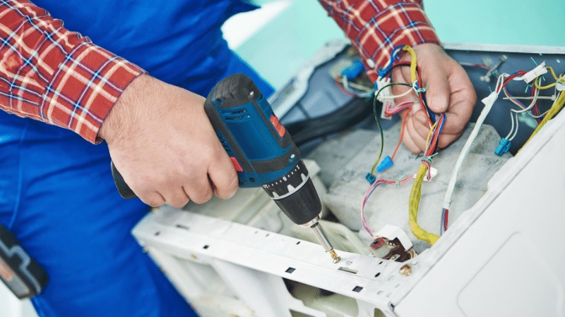 Sapanca Termodinamik Termodinamik çamaşır makinesi kart tamiri – Su almama arızası orijinal parça ile giderildi. - Teknik servis örneği